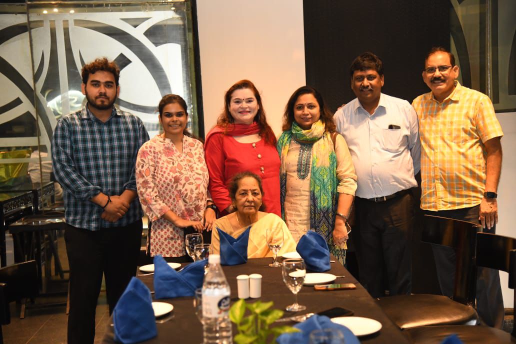 75 साल की उम्र में भी दिल में वही जज़्बा — सामाजिक कार्यकर्ता श्रीमती चंपा सिंह ने नए जोश से मनाया अपना जन्मदिन