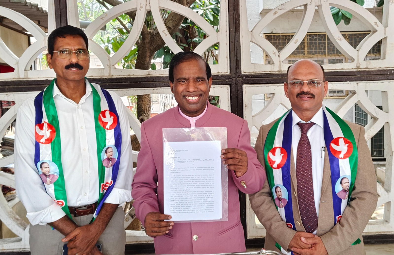 डॉ. के.ए. पॉल के नेतृत्व में प्रजा शांति पार्टी को नई ऊर्जा, पूर्व ASP थियोफिलस मोंटी और अंतरराष्ट्रीय कारोबारी वेंकटेश हुए शामिल