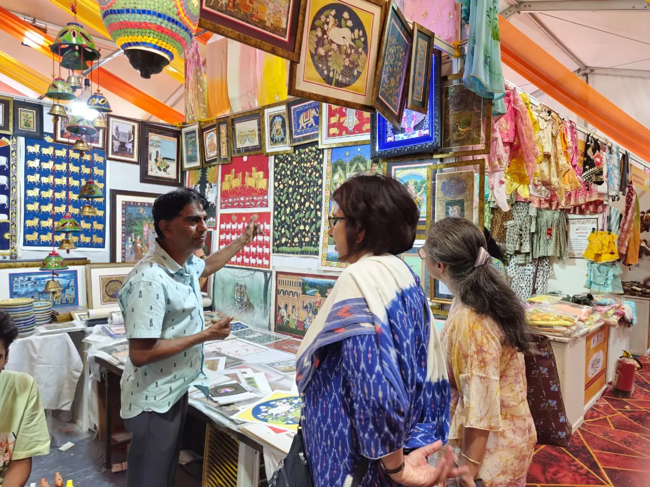बीकानेर हाउस में दिखी राजस्थान की समृद्ध चित्रकला परंपरा, पारंपरिक कलाकृतियां बनीं आकर्षण का केंद्र