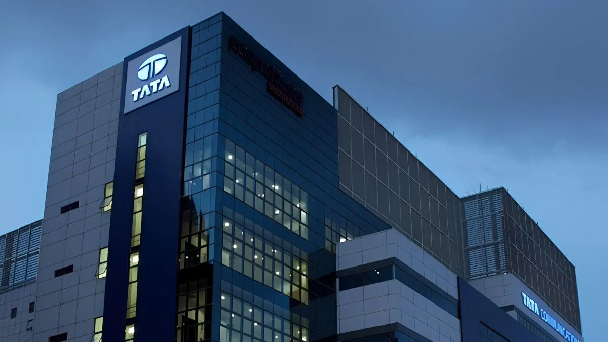 Vijay Singh कौन हैं? Tata Trusts में विवाद और Charity Commissioner जांच की मांग