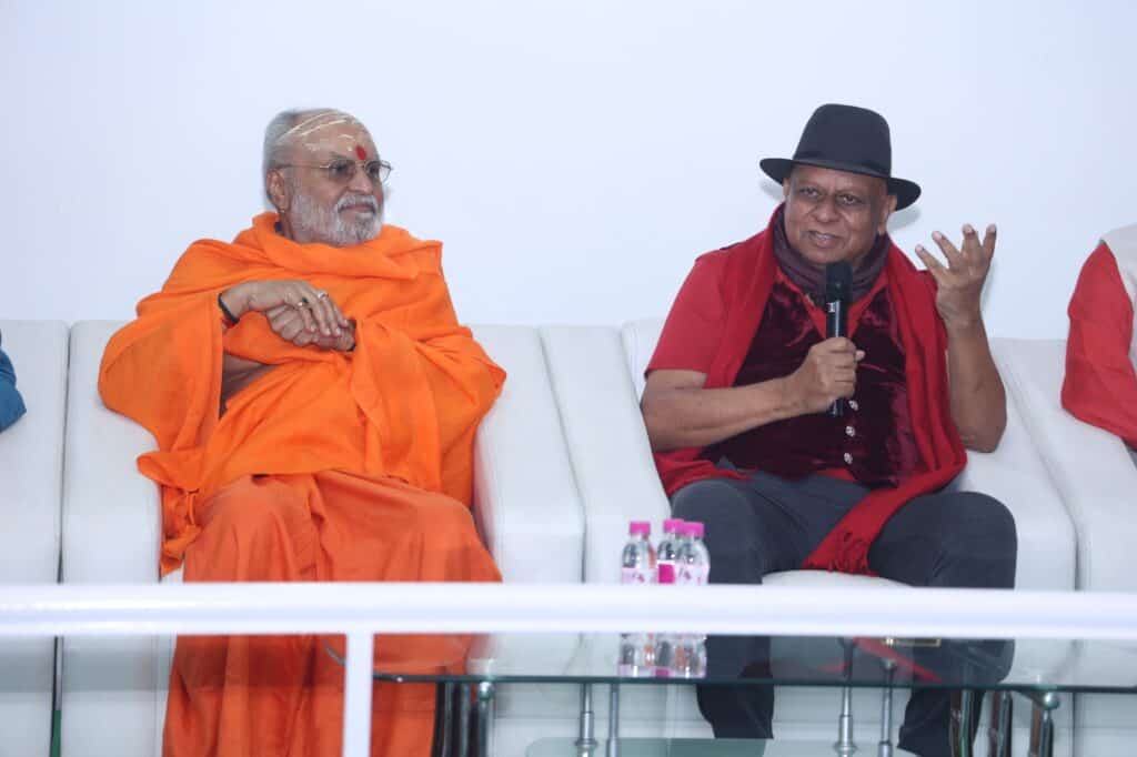 राजर्षि मोदी जी ने दुनिया का सबसे बड़ा श्रीयंत्र मोदीपुर, रामपुर में स्थापित किया है, इसका अनुष्ठान और पूजा स्वामी श्री सर्वानंद सरस्वती जी द्वारा किया गया था