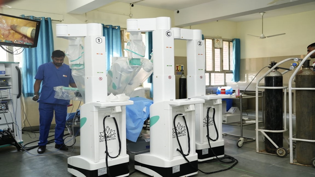 शारदा हॉस्पिटल ने देश में पहली बार अंतर्राष्ट्रीय मल्टी सिस्टम रोबोटिक वर्कशॉप की शुरुआत की