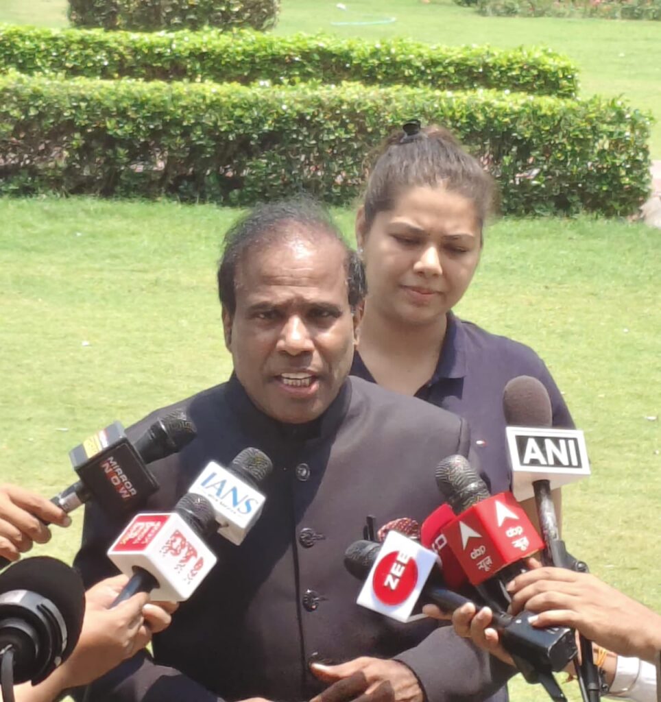 सुप्रीम कोर्ट सख्त: ऑनलाइन सट्टेबाज़ी पर केंद्र को नोटिस, डॉ. के. ए. पॉल की जनहित याचिका पर हुई सुनवाई
