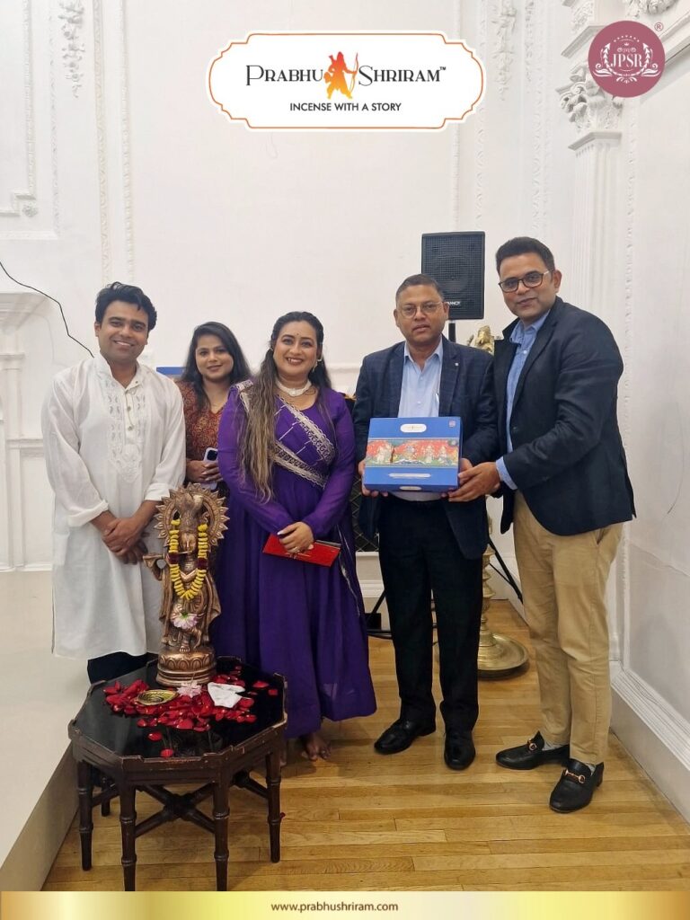 लंदन के नेहरू सेंटर में श्री कृष्ण लीला कलेक्शन का भव्य अंतरराष्ट्रीय समर्पण समारोह आयोजित