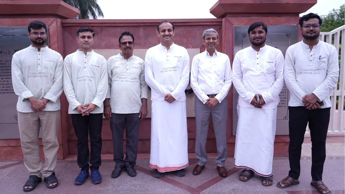 क्लाइमेट सत्याग्रह का 100 दिन का सफर पूरा, प्रो. सोलंकी ने पृथ्वी के लिए सीमित जरूरतों पर दिया जोर